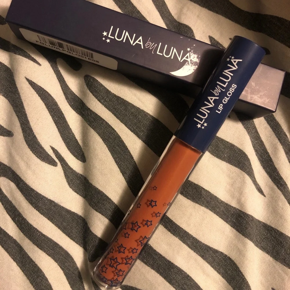 NEW Luna by Luna lip gloss in Venus